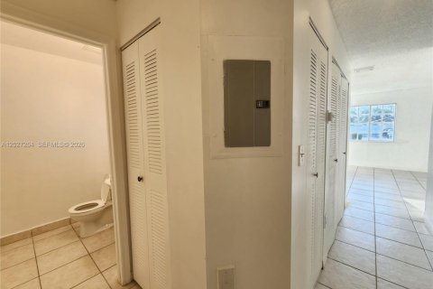 Touwnhouse à louer à Cutler Bay, Floride: 2 chambres, 102.19 m2 № 2078588 - photo 11