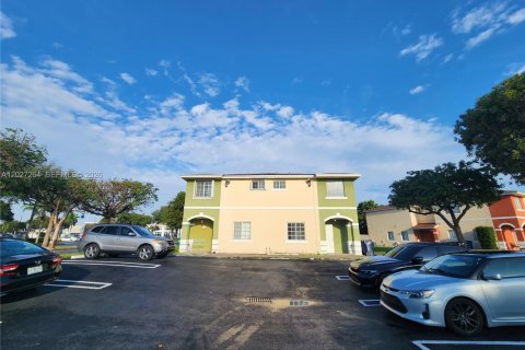 Touwnhouse à louer à Cutler Bay, Floride: 2 chambres, 102.19 m2 № 2078588 - photo 27