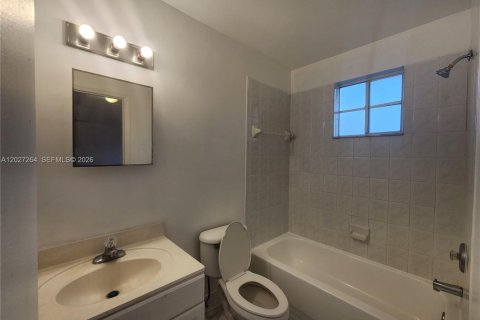 Touwnhouse à louer à Cutler Bay, Floride: 2 chambres, 102.19 m2 № 2078588 - photo 26