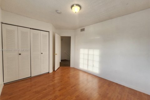 Touwnhouse à louer à Cutler Bay, Floride: 2 chambres, 102.19 m2 № 2078588 - photo 15