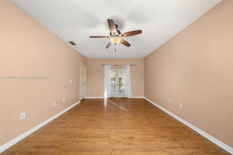 Villa ou maison à vendre à Sebring, Floride: 2 chambres № 1966360 - photo 3