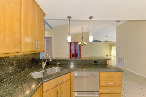 Villa ou maison à vendre à North Port, Floride: 3 chambres, 160.16 m2 № 1680977 - photo 24