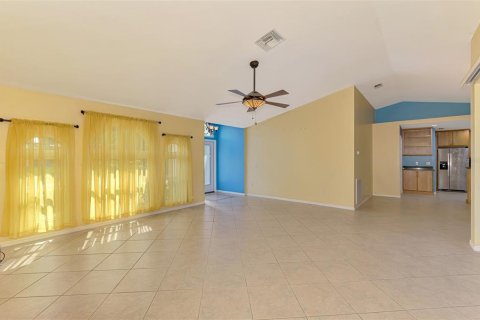 Villa ou maison à vendre à North Port, Floride: 3 chambres, 160.16 m2 № 1680977 - photo 11