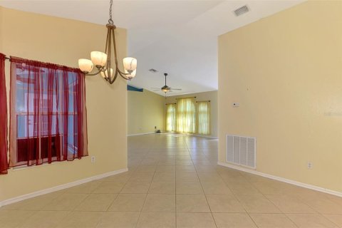 Villa ou maison à vendre à North Port, Floride: 3 chambres, 160.16 m2 № 1680977 - photo 15