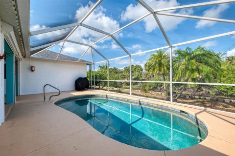 Villa ou maison à vendre à North Port, Floride: 3 chambres, 160.16 m2 № 1680977 - photo 2