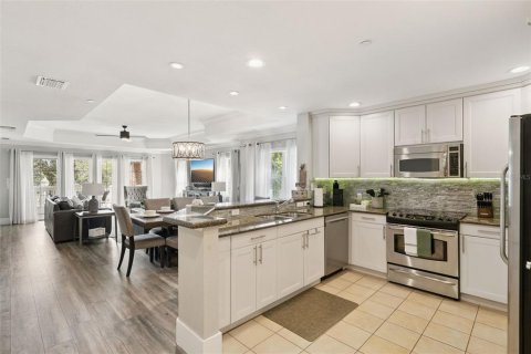 Condominio en venta en Four Corners, Florida, 3 dormitorios, 163.04 m2 № 2333860 - foto 8