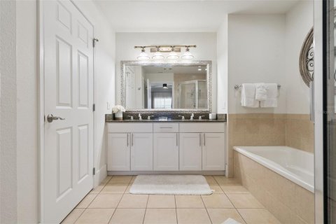 Condominio en venta en Four Corners, Florida, 3 dormitorios, 163.04 m2 № 2333860 - foto 4