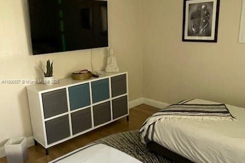 House in Miami, Florida 4 bedrooms, 201.88 sq.m. № 1745846 - photo 9