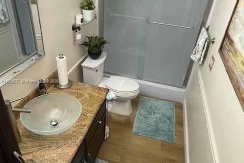 House in Miami, Florida 4 bedrooms, 201.88 sq.m. № 1745846 - photo 11