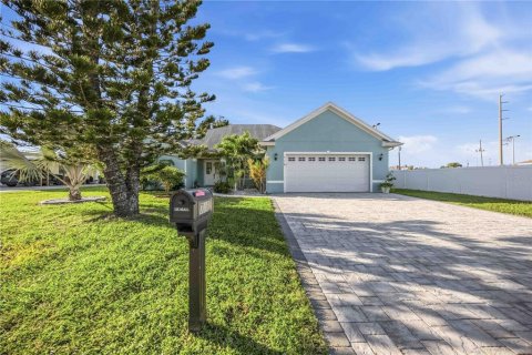 House in Venice, Florida 5 bedrooms, 246.56 sq.m. № 2434721 - photo 4