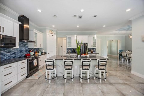 House in Venice, Florida 5 bedrooms, 246.56 sq.m. № 2434721 - photo 15