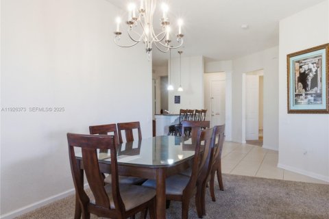 Condo in Orlando, Florida, 3 bedrooms № 1985685 - photo 17
