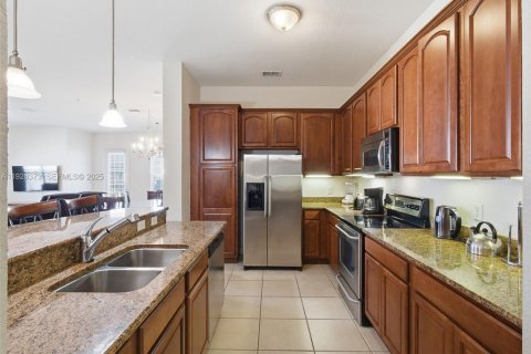 Condo in Orlando, Florida, 3 bedrooms № 1985685 - photo 12