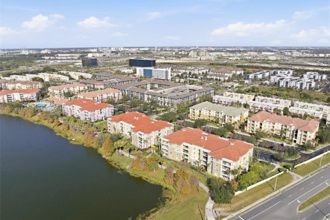 Condo in Orlando, Florida, 3 bedrooms № 1985685 - photo 5