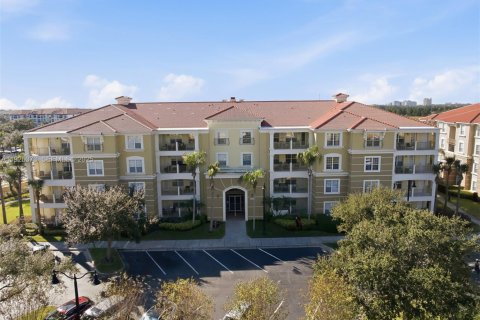 Condo in Orlando, Florida, 3 bedrooms № 1985685 - photo 1