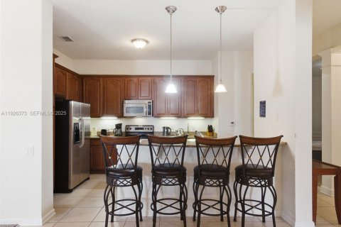 Condo in Orlando, Florida, 3 bedrooms № 1985685 - photo 10
