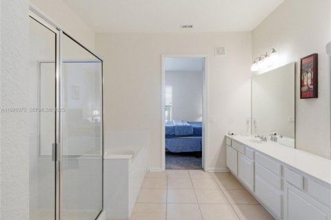 Condo in Orlando, Florida, 3 bedrooms № 1985685 - photo 28