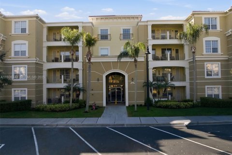 Condo in Orlando, Florida, 3 bedrooms № 1985685 - photo 2