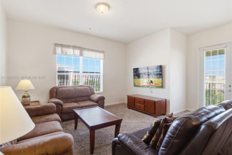Condo in Orlando, Florida, 3 bedrooms № 1985685 - photo 15