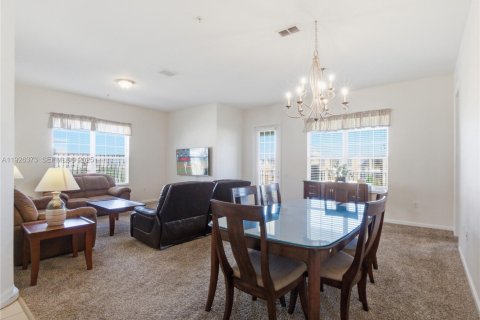 Condo in Orlando, Florida, 3 bedrooms № 1985685 - photo 14