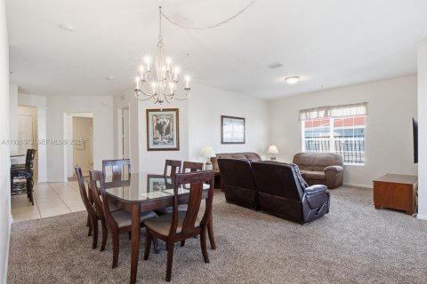 Condo in Orlando, Florida, 3 bedrooms № 1985685 - photo 16