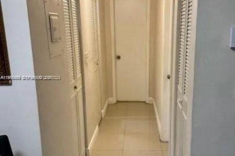 Купить кондоминиум в Холливуд, Флорида 1 спальня, 55.18м2, № 2089956 - фото 10