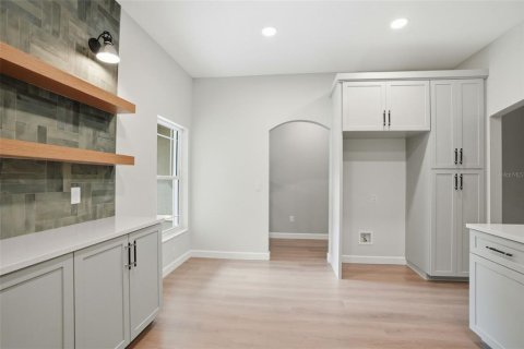 House in Masaryktown, Florida 4 bedrooms, 153.75 sq.m. № 2101041 - photo 17