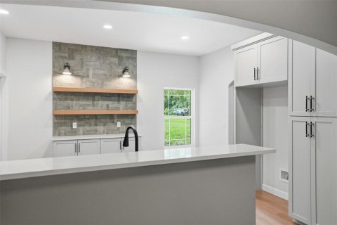 House in Masaryktown, Florida 4 bedrooms, 153.75 sq.m. № 2101041 - photo 12
