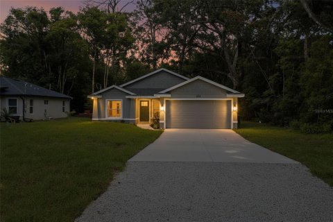 Casa en Masaryktown, Florida 4 dormitorios, 153.75 m2 № 2101041