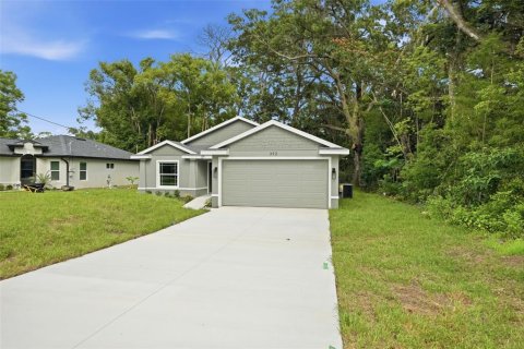 House in Masaryktown, Florida 4 bedrooms, 153.75 sq.m. № 2101041 - photo 5