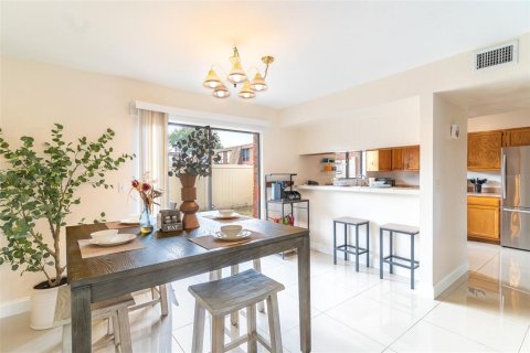 Adosado en venta en Lakeland, Florida, 4 dormitorios, 160.72 m2 № 2095413 - foto 4