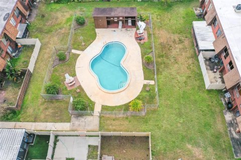Adosado en venta en Lakeland, Florida, 4 dormitorios, 160.72 m2 № 2095413 - foto 19