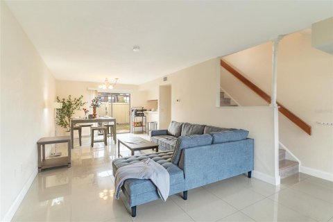 Adosado en venta en Lakeland, Florida, 4 dormitorios, 160.72 m2 № 2095413 - foto 3