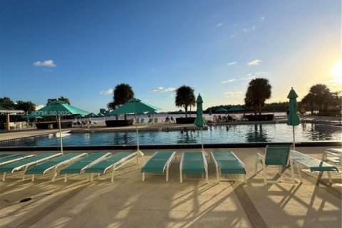 Condo in Sunny Isles Beach, Florida, 1 bedroom  № 2088944