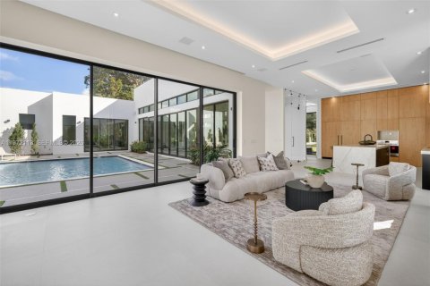 Купить виллу или дом в Майами, Флорида 5 спален, 470.36м2, № 2036420 - фото 15