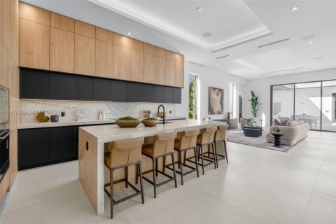 Купить виллу или дом в Майами, Флорида 5 спален, 470.36м2, № 2036420 - фото 7
