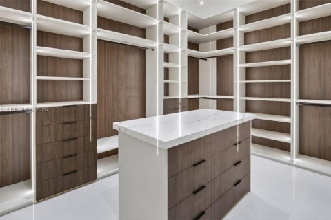 Купить виллу или дом в Майами, Флорида 5 спален, 470.36м2, № 2036420 - фото 27