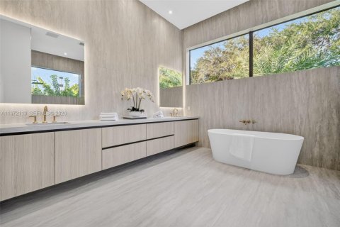 Купить виллу или дом в Майами, Флорида 5 спален, 470.36м2, № 2036420 - фото 23