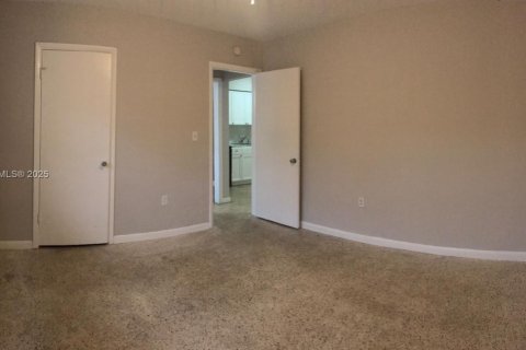Appartement à louer à North Miami Beach, Floride: 1 chambre № 1871999 - photo 4