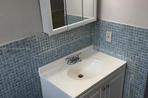 Appartement à louer à North Miami Beach, Floride: 1 chambre № 1871999 - photo 2