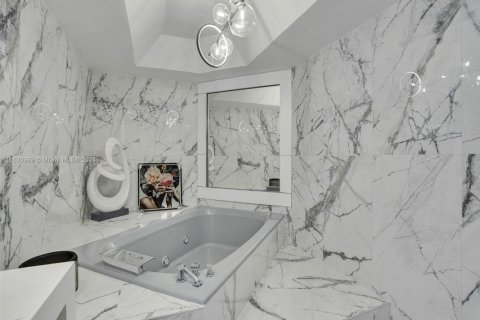 Condominio en venta en Aventura, Florida, 2 dormitorios, 196.95 m2 № 1291612 - foto 23