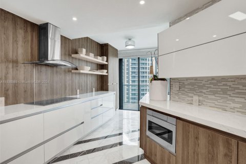 Condominio en venta en Aventura, Florida, 2 dormitorios, 196.95 m2 № 1291612 - foto 7