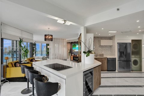 Condominio en venta en Aventura, Florida, 2 dormitorios, 196.95 m2 № 1291612 - foto 14