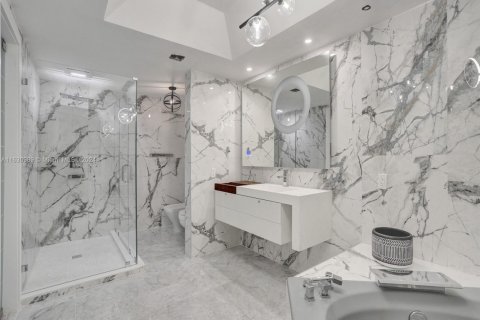 Condominio en venta en Aventura, Florida, 2 dormitorios, 196.95 m2 № 1291612 - foto 22