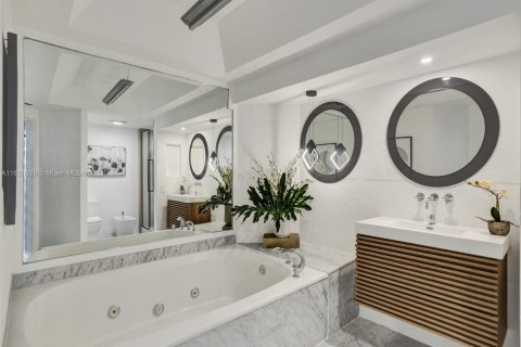 Condominio en venta en Aventura, Florida, 2 dormitorios, 196.95 m2 № 1291612 - foto 30