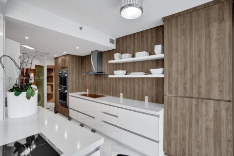 Condominio en venta en Aventura, Florida, 2 dormitorios, 196.95 m2 № 1291612 - foto 15