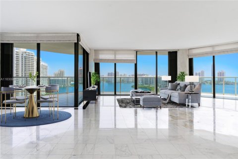 Condominio en venta en Aventura, Florida, 2 dormitorios, 196.95 m2 № 1291612 - foto 5