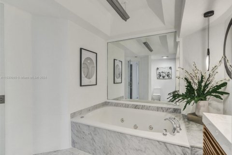 Condominio en venta en Aventura, Florida, 2 dormitorios, 196.95 m2 № 1291612 - foto 25
