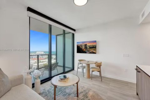 Copropriété à louer à Miami Beach, Floride: 1 chambre, 43.2 m2 № 2026441 - photo 2