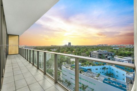 Copropriété à louer à Miami, Floride: 3 chambres, 152.92 m2 № 2046084 - photo 2